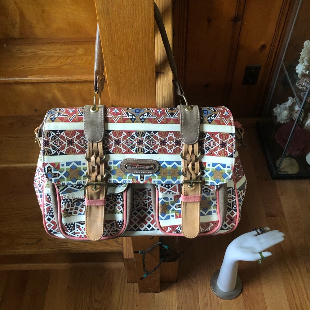 Falcony brand vegan pocketbook